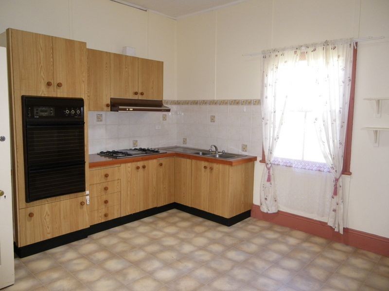 18 Bega Street, Bega NSW 2550