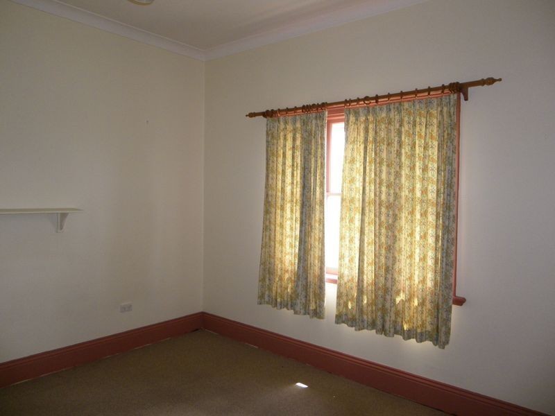 18 Bega Street, Bega NSW 2550