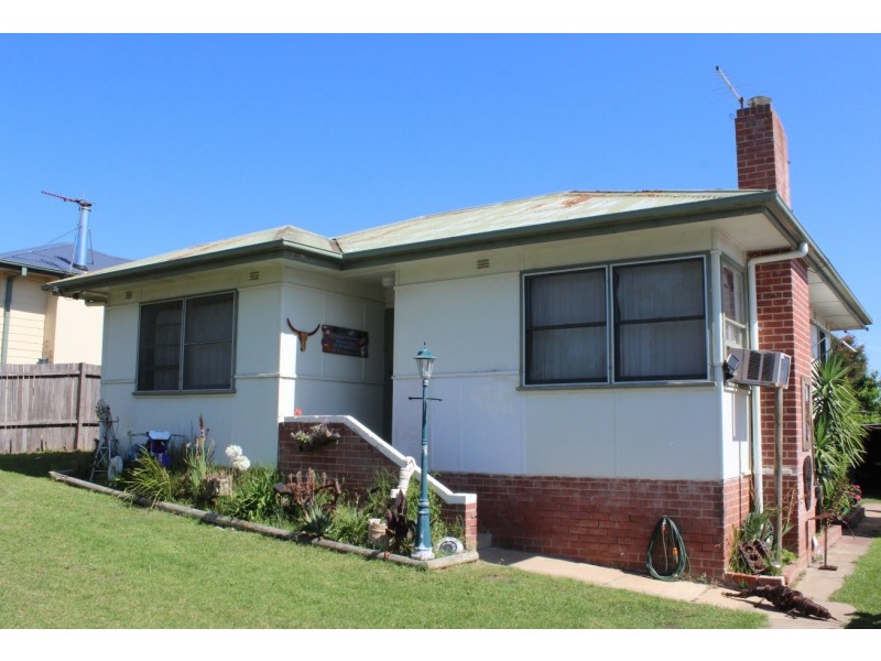 12 Blomfield Ave, Bega NSW 2550