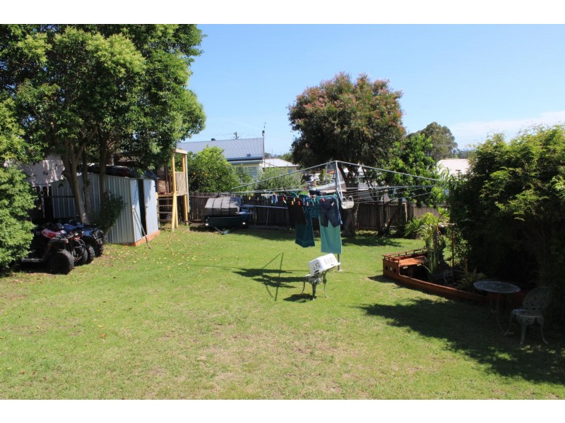 12 Blomfield Ave, Bega NSW 2550