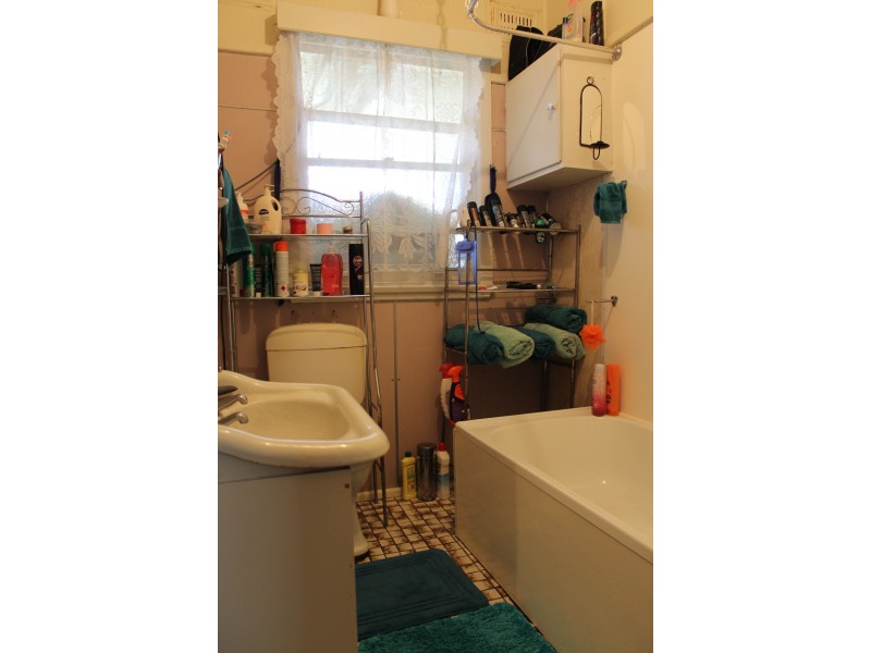 12 Blomfield Ave, Bega NSW 2550