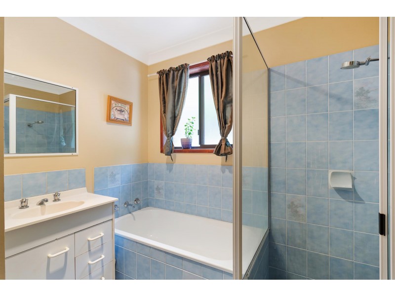 15 Redgum Close, Bega NSW 2550