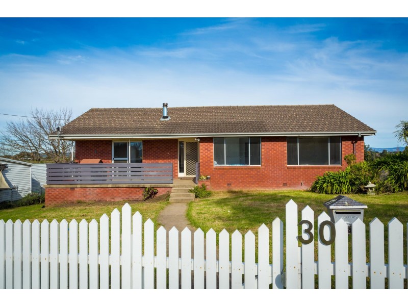 30 Belmore Street, Bega NSW 2550