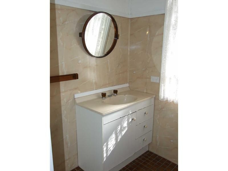 3 Dowling Street, Bega NSW 2550