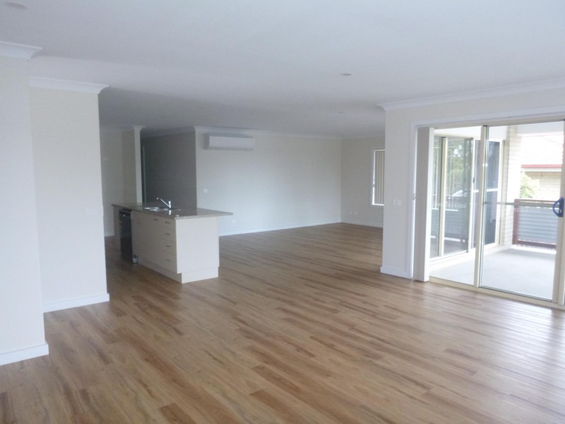 16 Howard Avenue, Bega NSW 2550