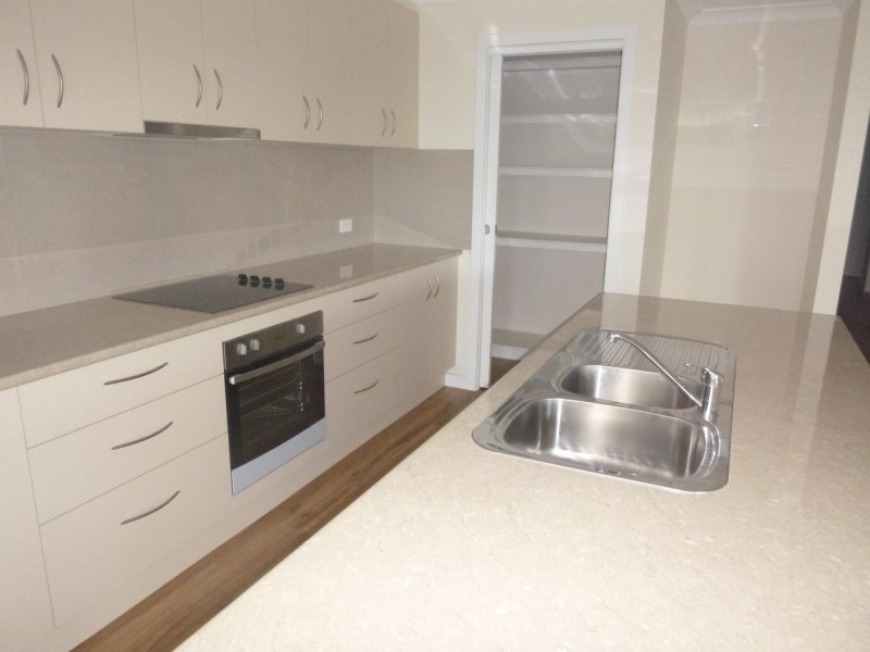 16 Howard Avenue, Bega NSW 2550