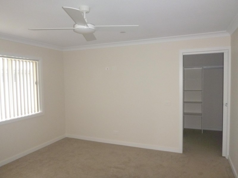 16 Howard Avenue, Bega NSW 2550