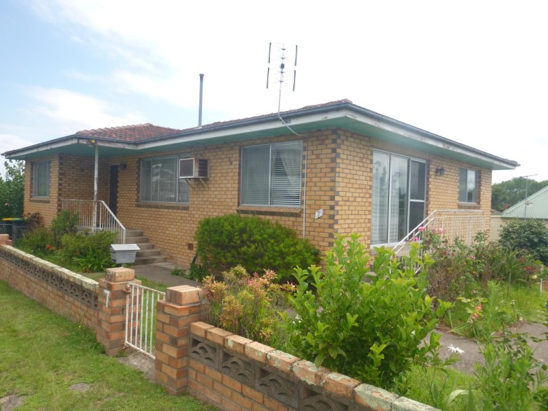 7 Heath Street, Bega NSW 2550