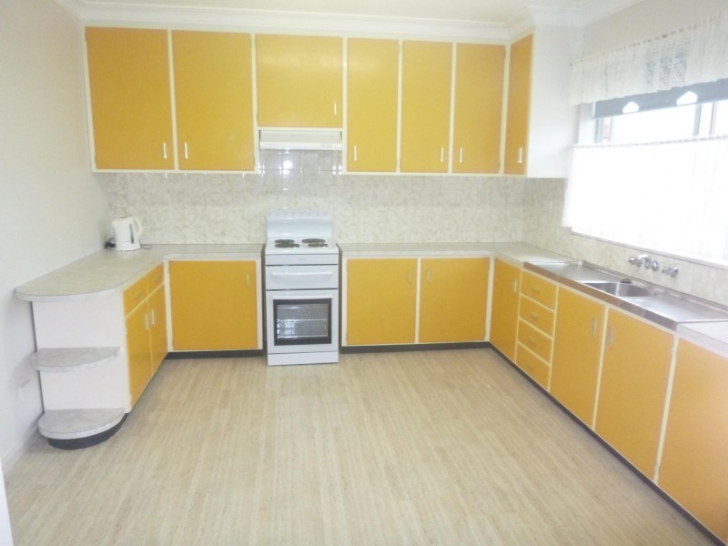 7 Heath Street, Bega NSW 2550