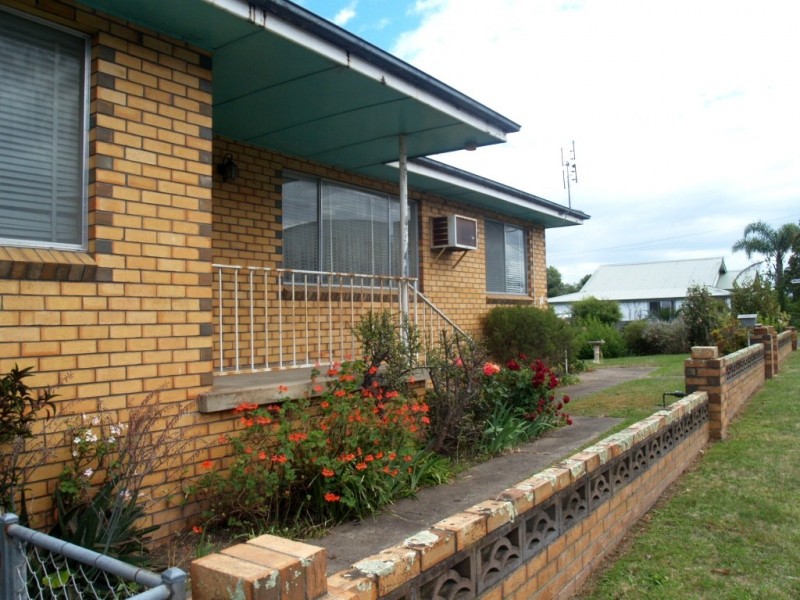 7 Heath Street, Bega NSW 2550