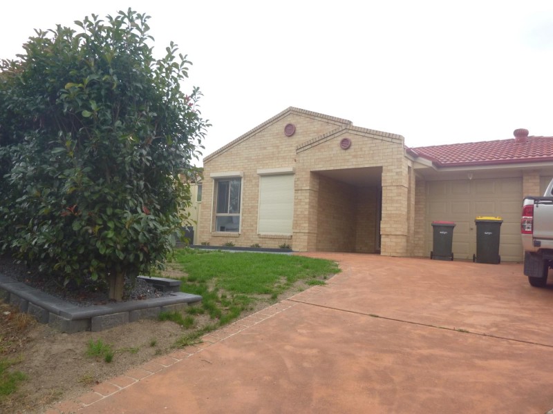 22 Howard Avenue, Bega NSW 2550