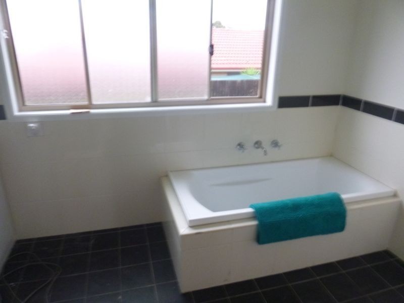 20 Howard Ave, Bega NSW 2550
