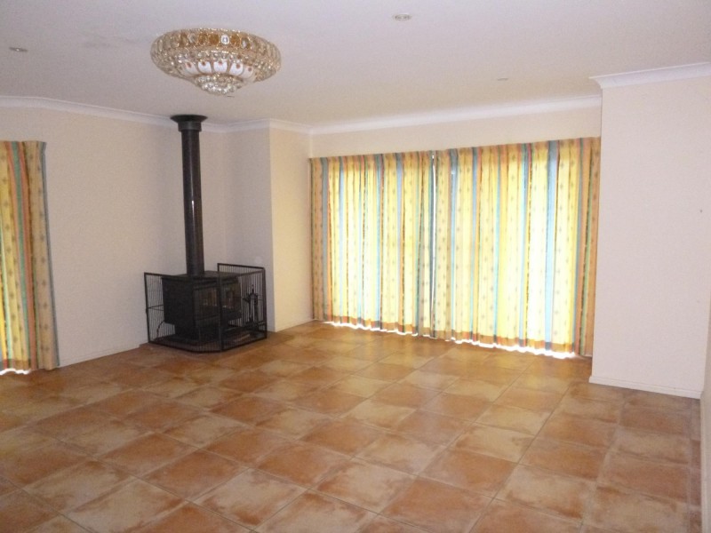50 Lynjohn Drive, Bega NSW 2550