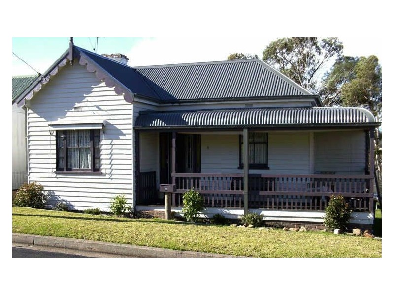 8 Gordon Street, Bega NSW 2550