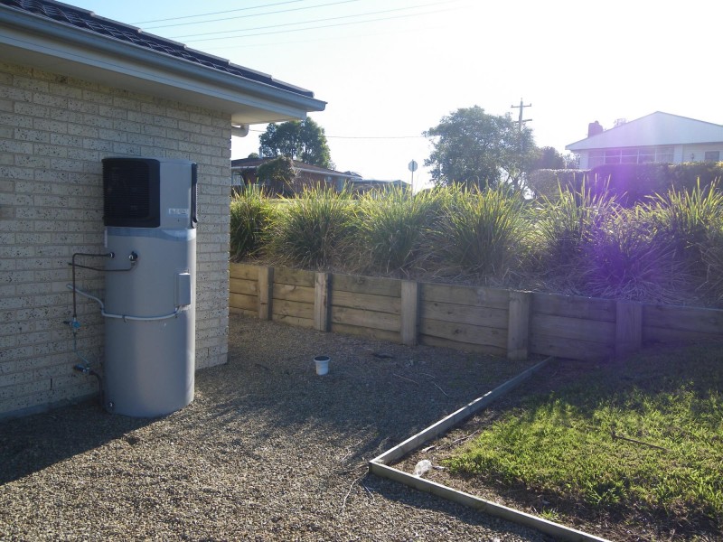 8 Howard Avenue, Bega NSW 2550