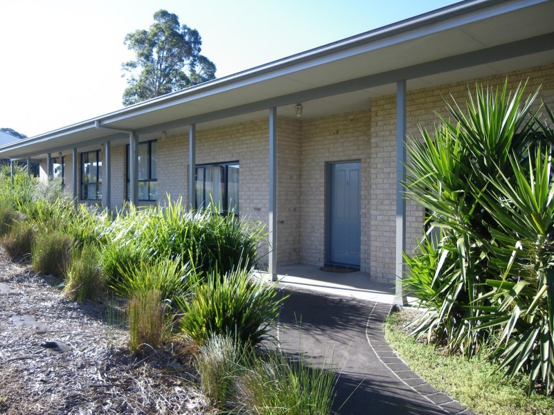 8 Howard Avenue, Bega NSW 2550