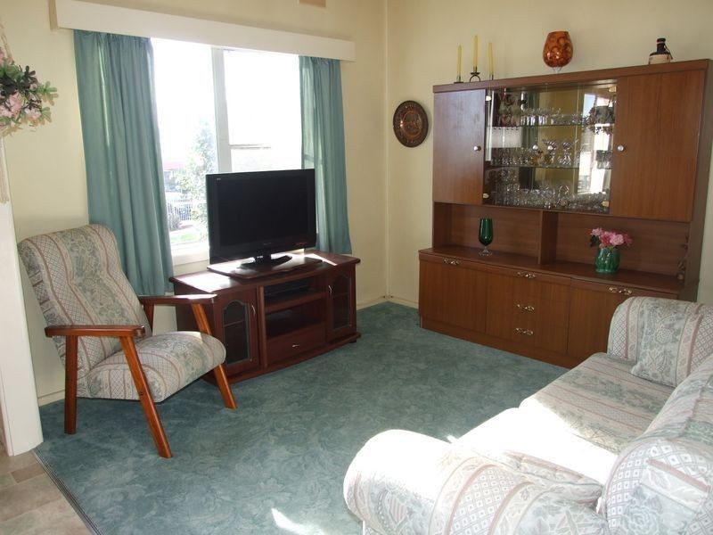 82 Upper Street, Bega NSW 2550