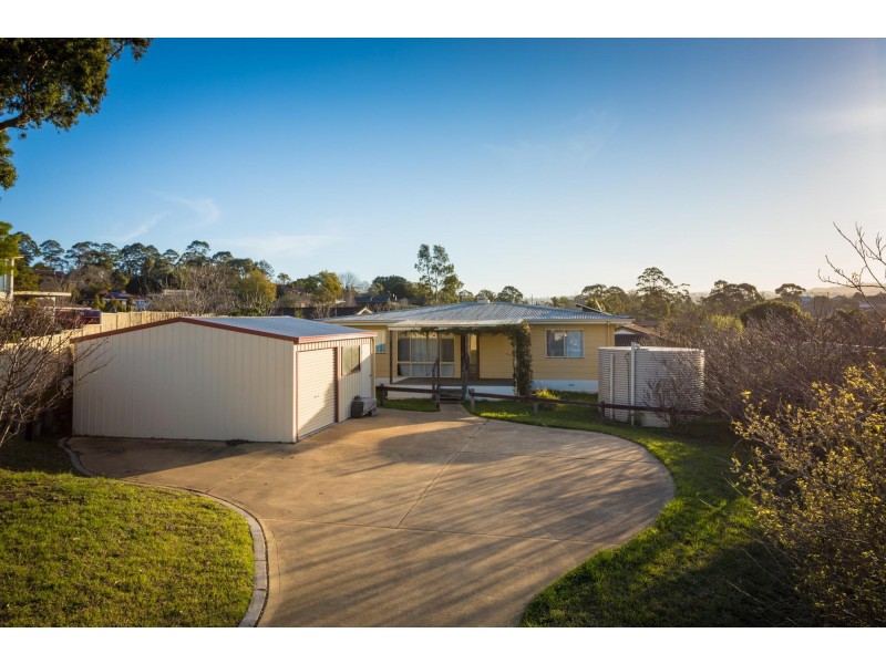 14 Thawa Close, Bega NSW 2550
