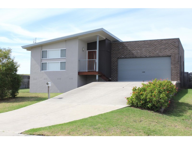 15 Koma Circuit, Bega NSW 2550