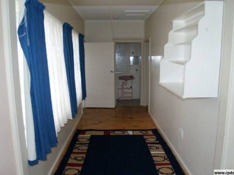 8 Blomfield Avenue, Bega NSW 2550