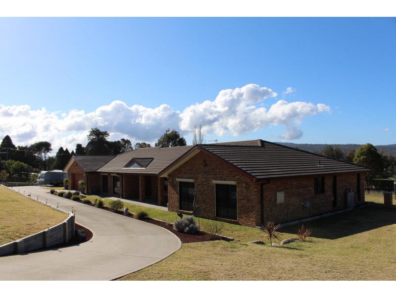 17 Glen Mia Drive, Bega NSW 2550