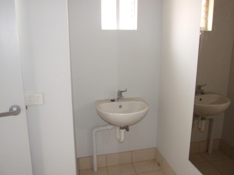 2/98 Carp Street, Bega NSW 2550