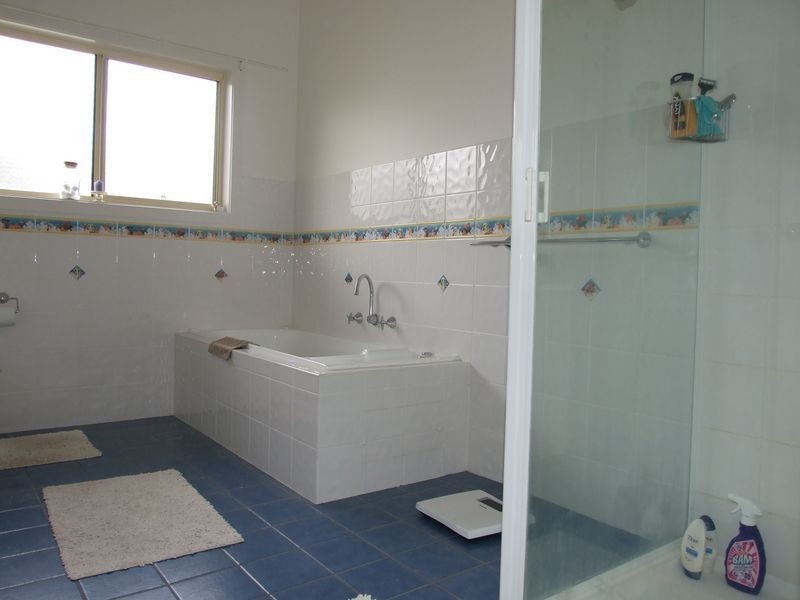 19 Fairview Street, Bega NSW 2550