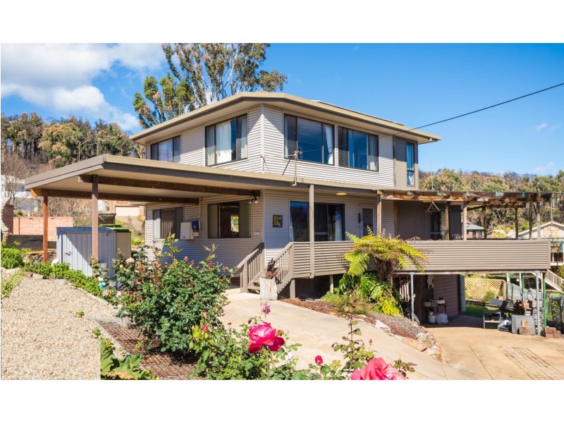 11 Bay View Drive, Tathra NSW 2550