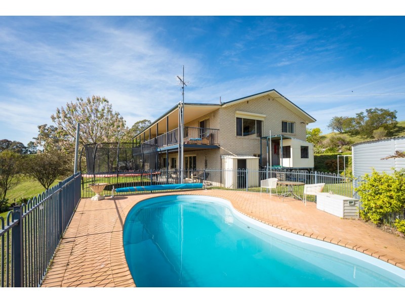 42 Mount Pleasant Road, Bega NSW 2550