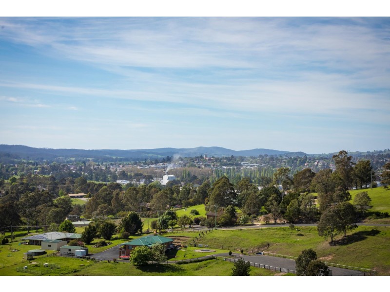 42 Mount Pleasant Road, Bega NSW 2550