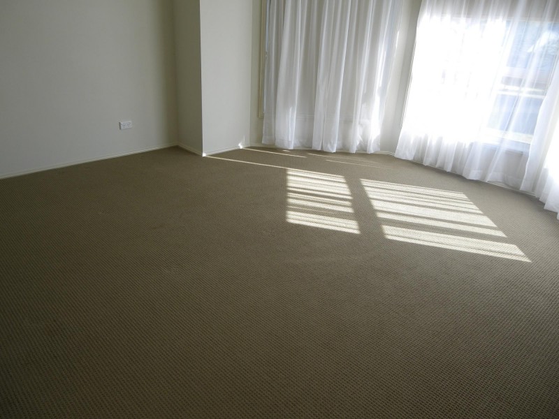 18 Howard Avenue, Bega NSW 2550