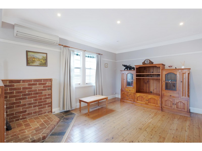8 Bega Street, Bega NSW 2550