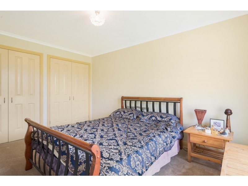 1 Mecklenberg Street, Bega NSW 2550