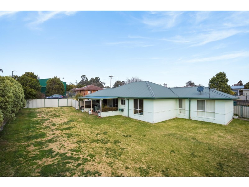 1 Mecklenberg Street, Bega NSW 2550