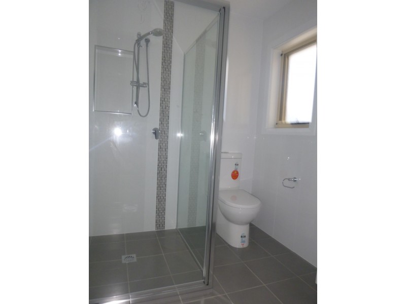 16 Howard Avenue, Bega NSW 2550