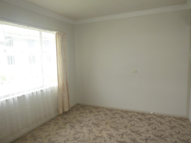 7 Heath Street, Bega NSW 2550