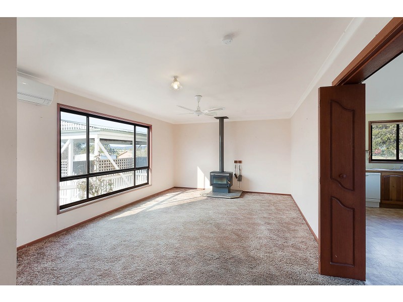 83 Valley Street, Bega NSW 2550