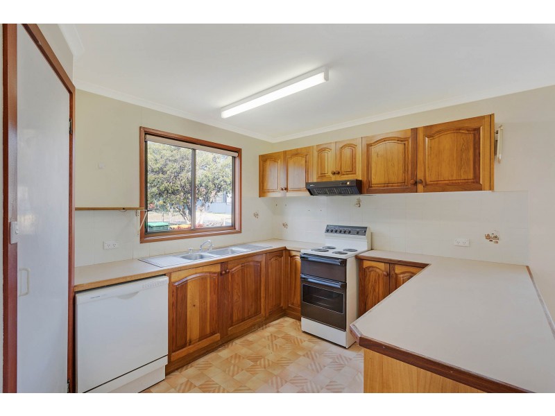 83 Valley Street, Bega NSW 2550