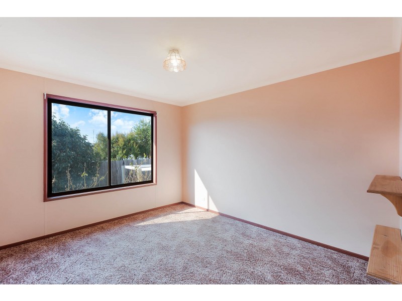 83 Valley Street, Bega NSW 2550