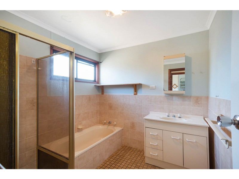 83 Valley Street, Bega NSW 2550