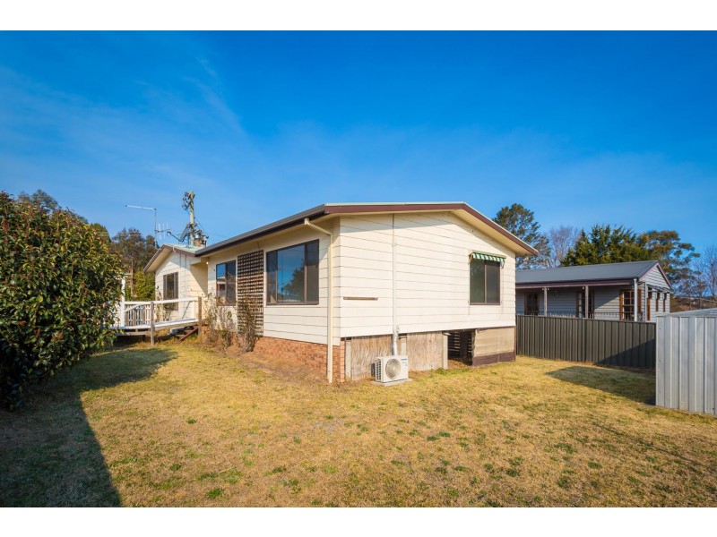 83 Valley Street, Bega NSW 2550