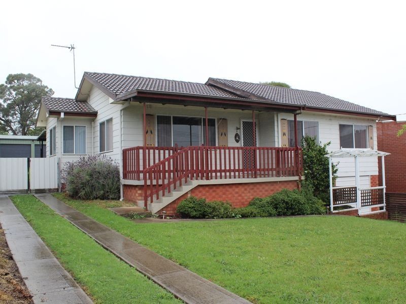 12 Minyama Parade, Bega NSW 2550