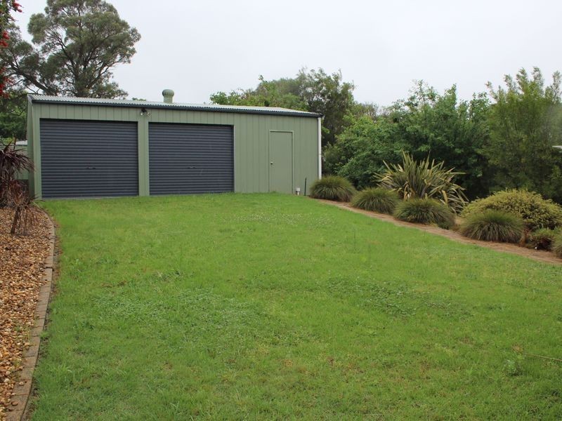 12 Minyama Parade, Bega NSW 2550
