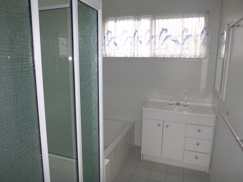12 Minyama Parade, Bega NSW 2550