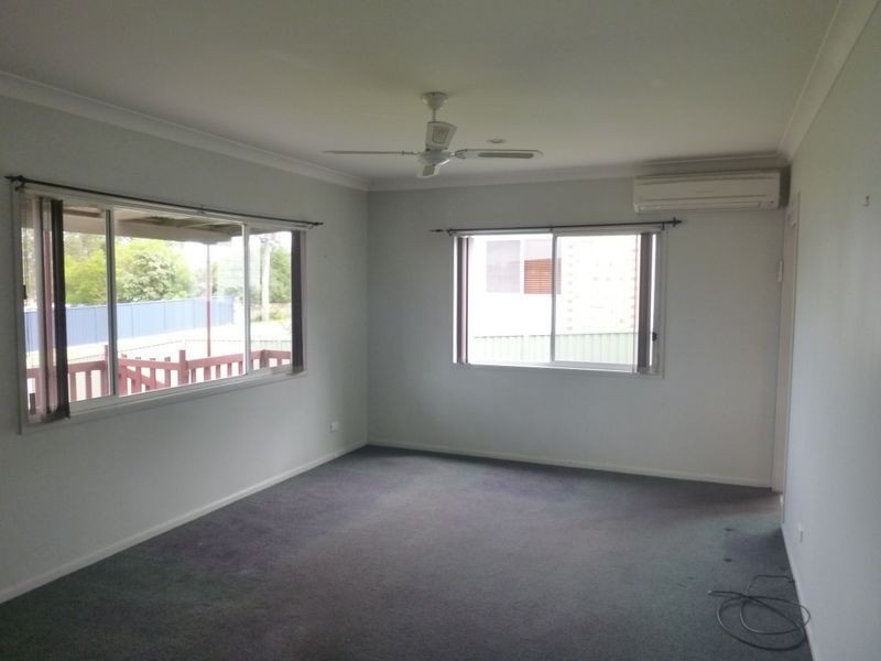 12 Minyama Parade, Bega NSW 2550