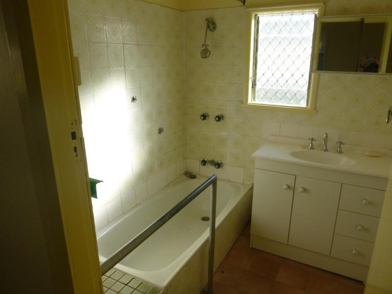 90 Upper Street, Bega NSW 2550