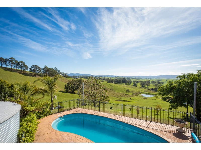 42 Mount Pleasant Road, Bega NSW 2550