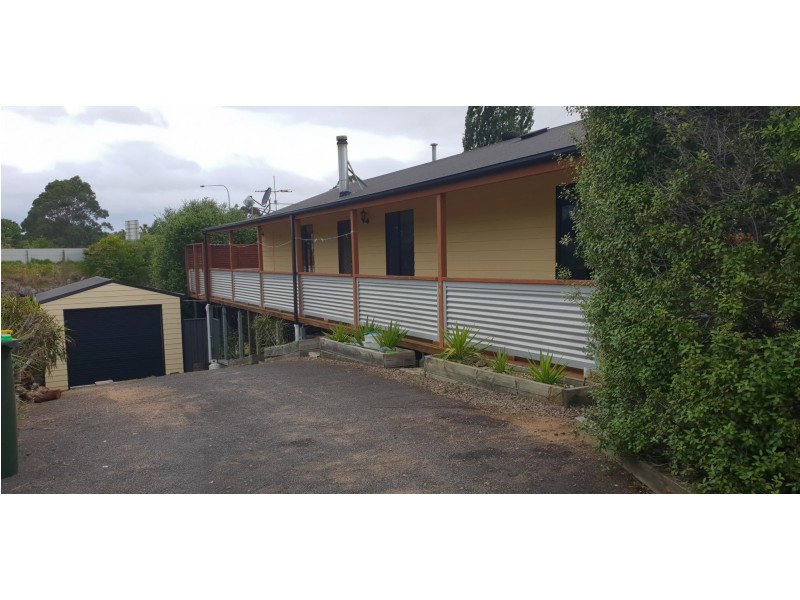 52 Valley Street, Bega NSW 2550
