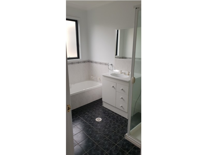 52 Valley Street, Bega NSW 2550