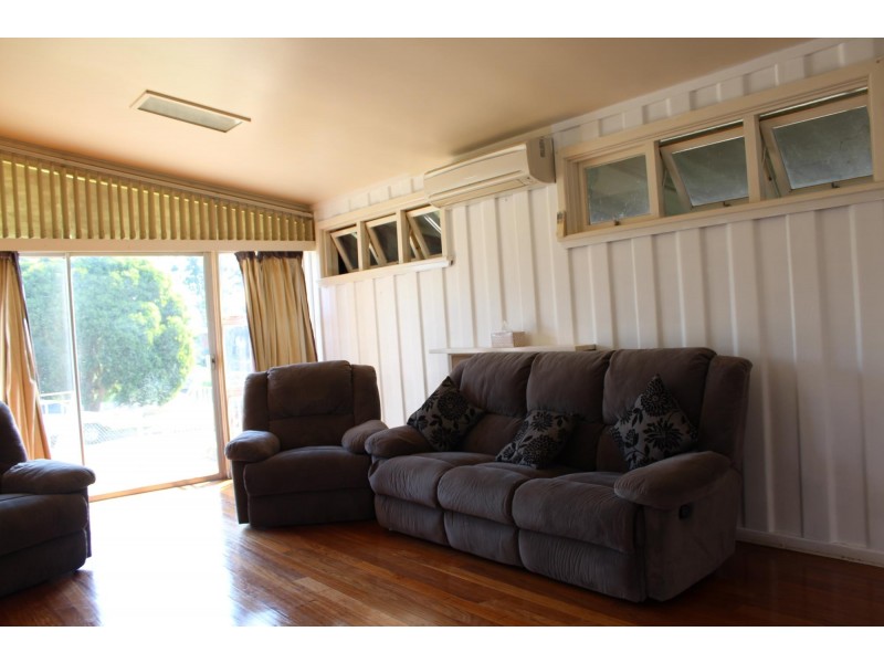 72 Ravenswood Street, Bega NSW 2550